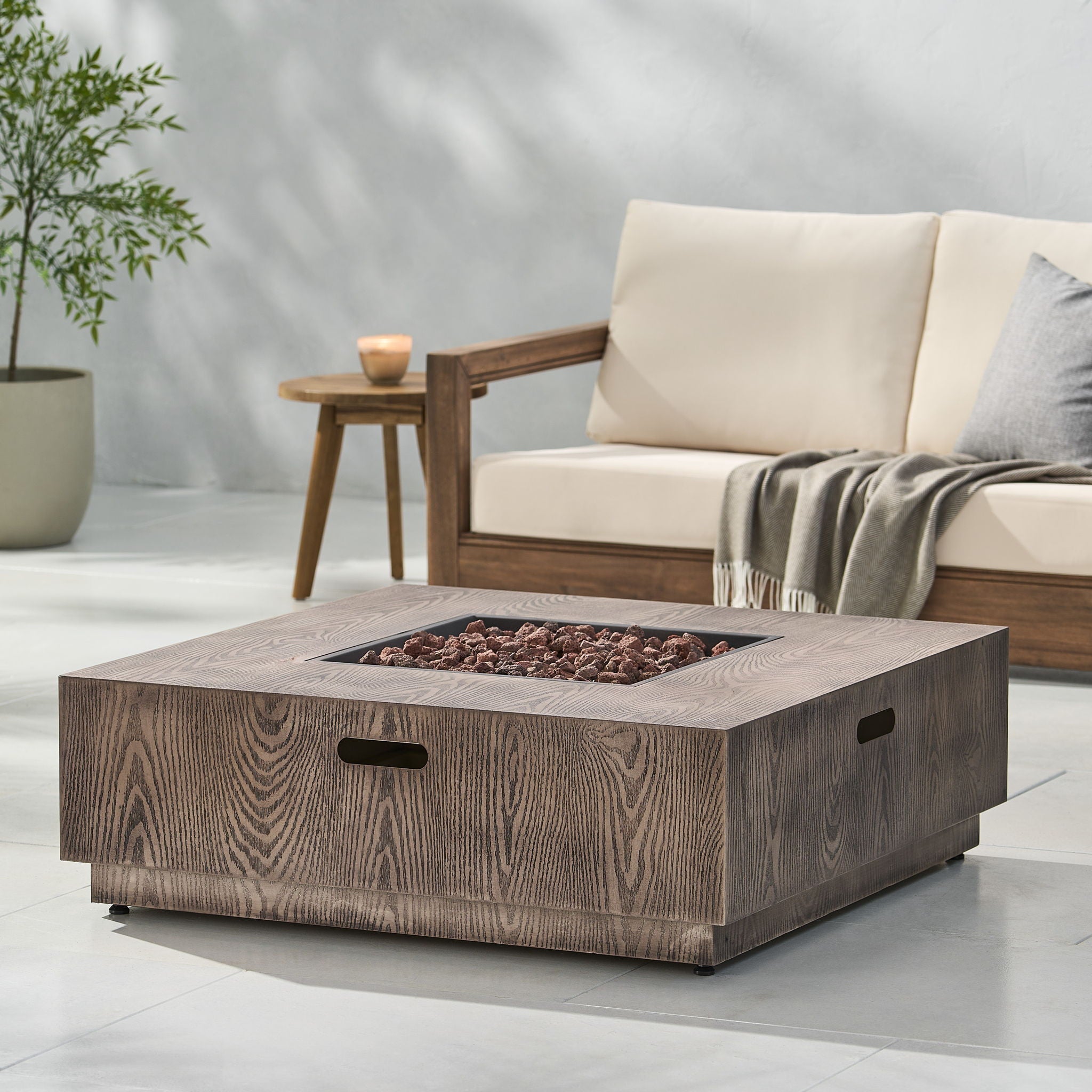 Wellington Square Iron Fire Pit With Wood Pattern Design And 50,000 Btu Output
