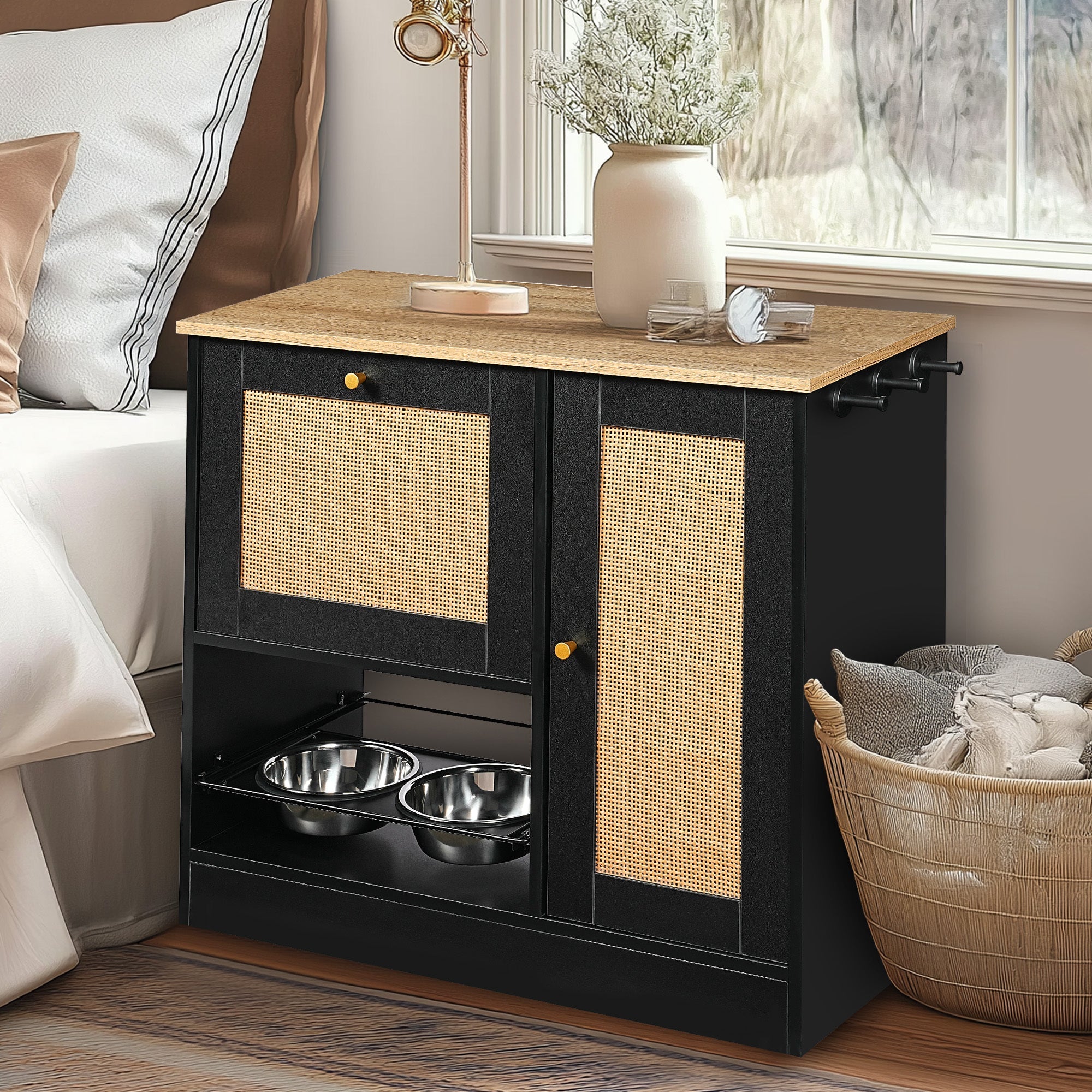 Feeding Station with 2 Lockers and Elevated Bowls Black