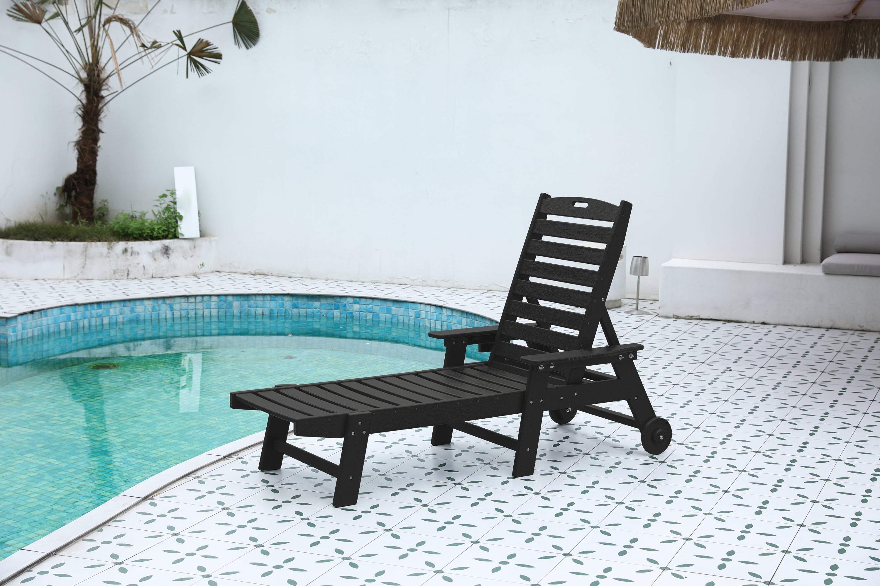 Outdoor Lounge Chair with Wood Texture and Adjustable Backrest