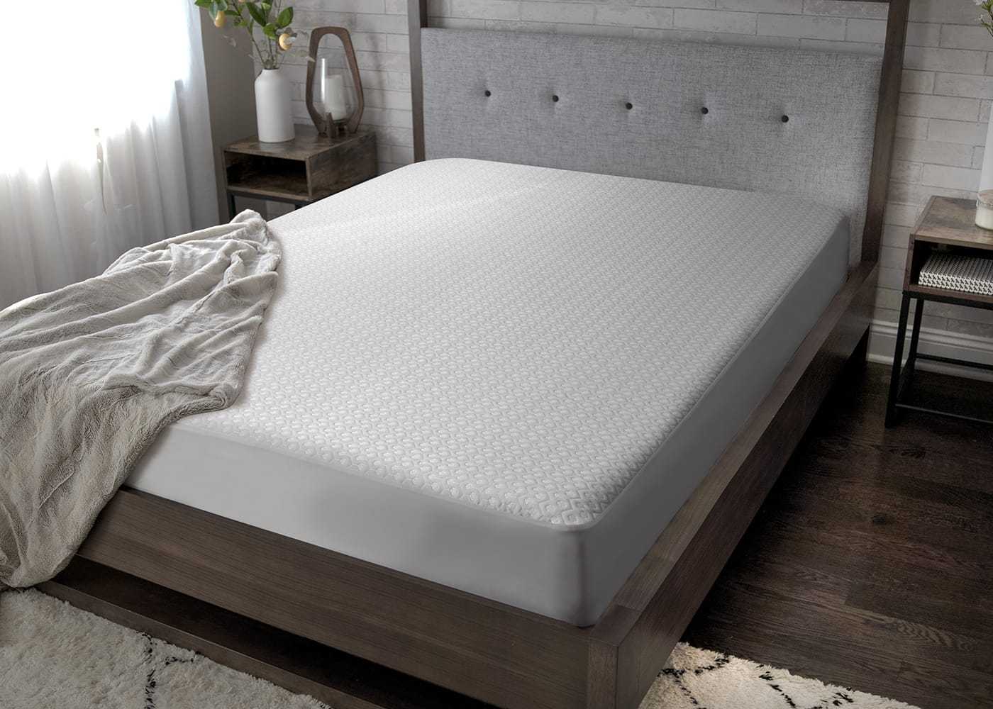 BedGear Dri-Tec Split California King Mattress Protector, White