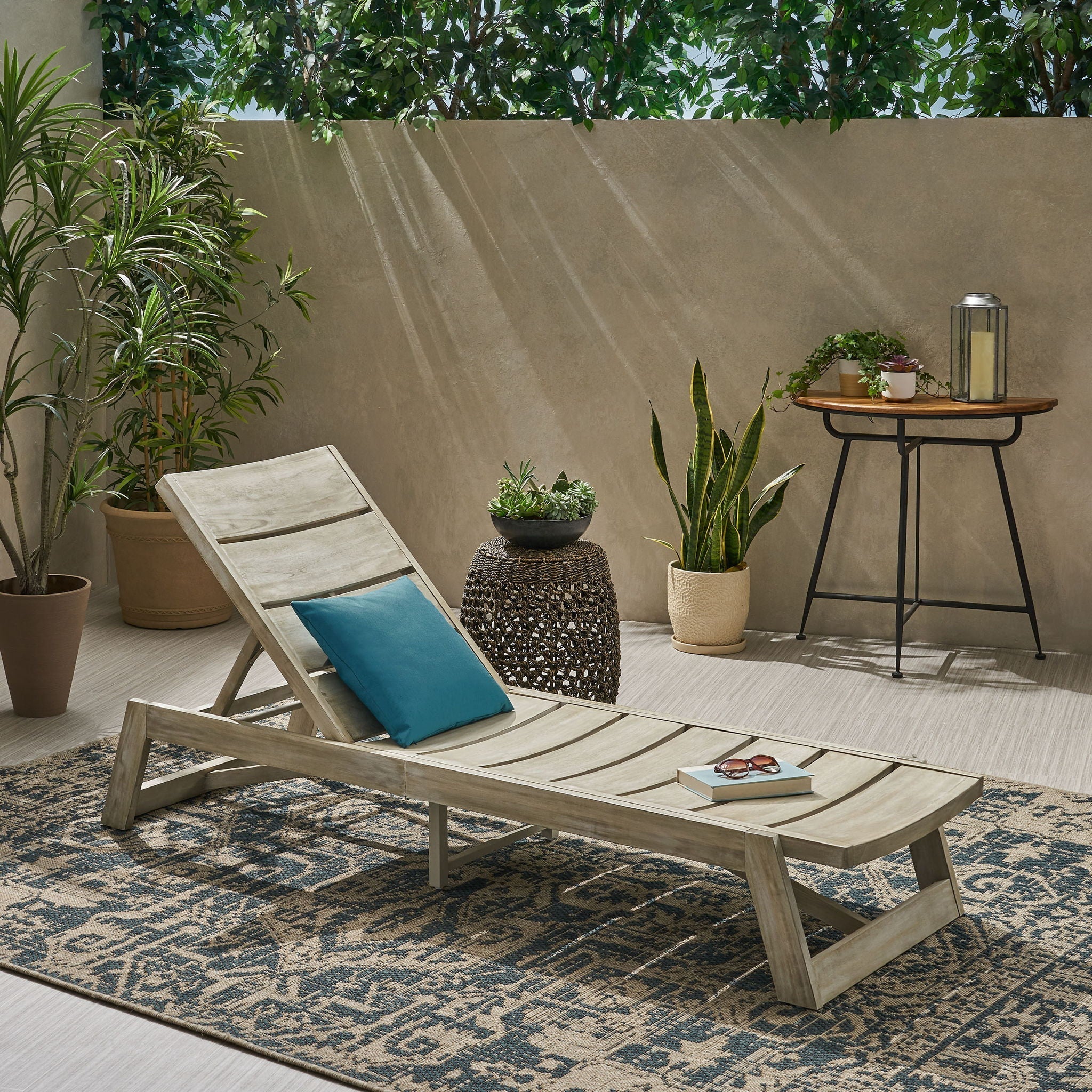 Maki Chaise Lounge