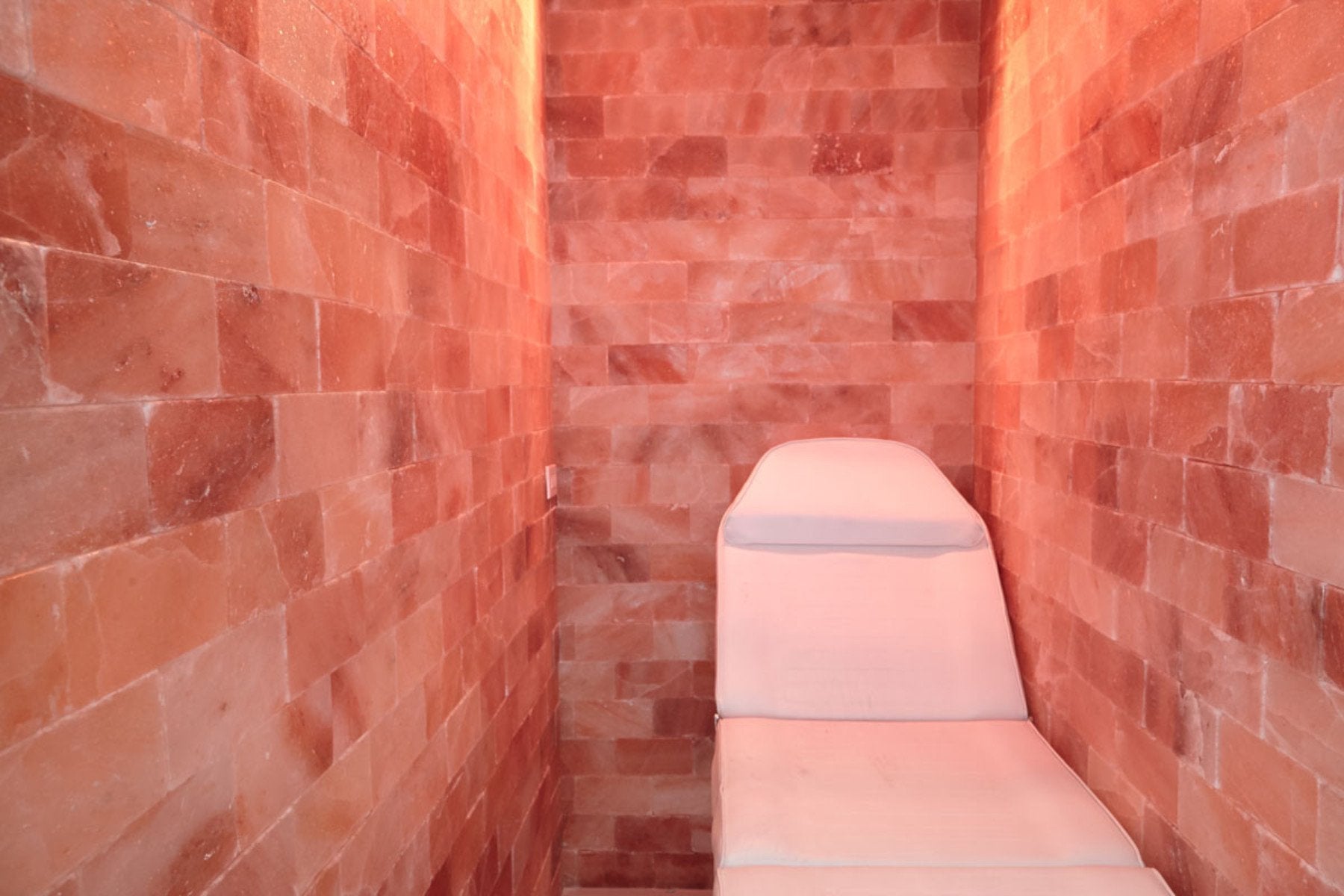 Himalayan Salt Room 16' x 16' Surface Area - 256 Sq feet - 4"x8"x2"